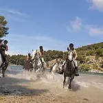 De L'esterel Pierre & 3* Saint-Raphaël