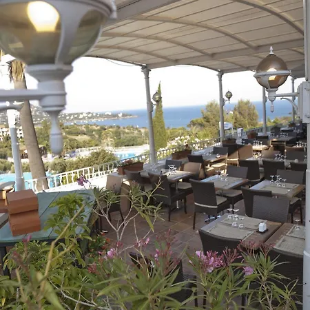 Hotel De L'esterel 3*