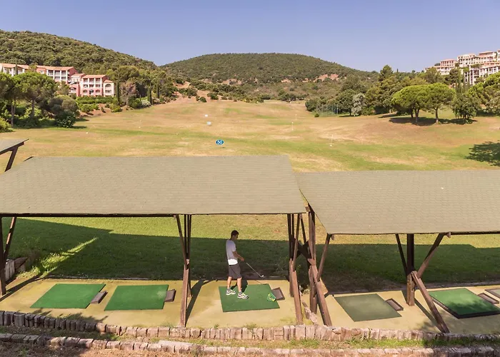 De L'esterel Pierre & 3*