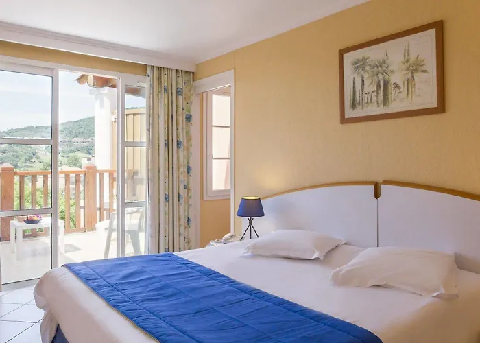 فندق De L'esterel Pierre & Saint-Raphaël