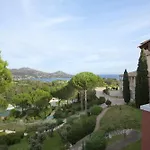 De L'esterel Pierre & Otel