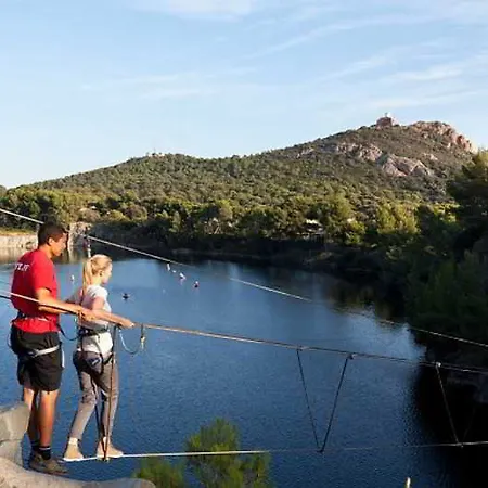 فندق De L'esterel Pierre & 3*