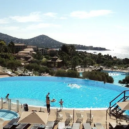 De L'esterel Pierre & 3* Сен-Рафаэль