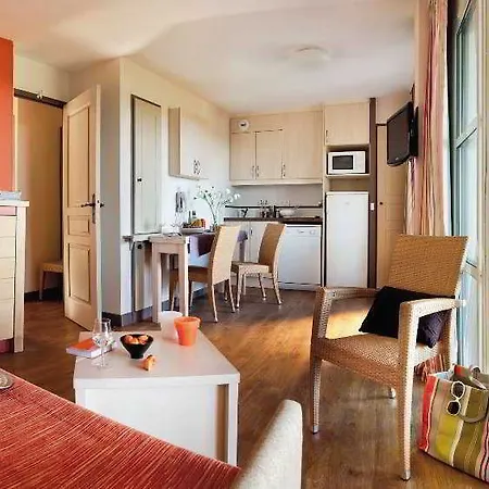 Отель De L'esterel Pierre &