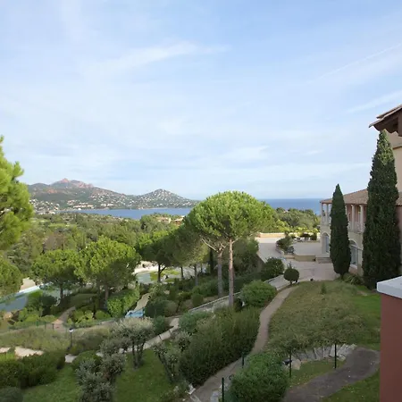 De L'esterel Pierre & Hotel