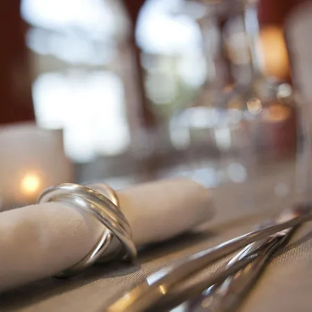 Отель De L'esterel Pierre & 3*