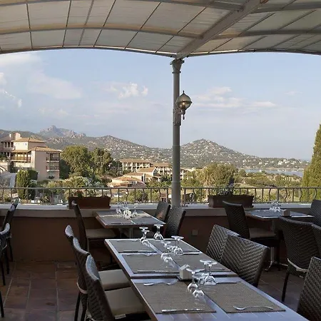 Hotel De L'esterel Pierre & 3*