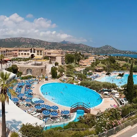 Отель De L'esterel Pierre & 3*