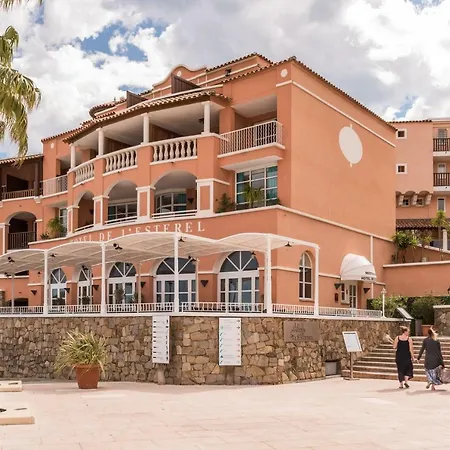 Hotel De L'esterel Pierre & Saint-Raphaël