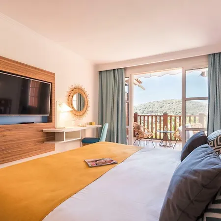 De L'esterel Pierre & Отель 3*